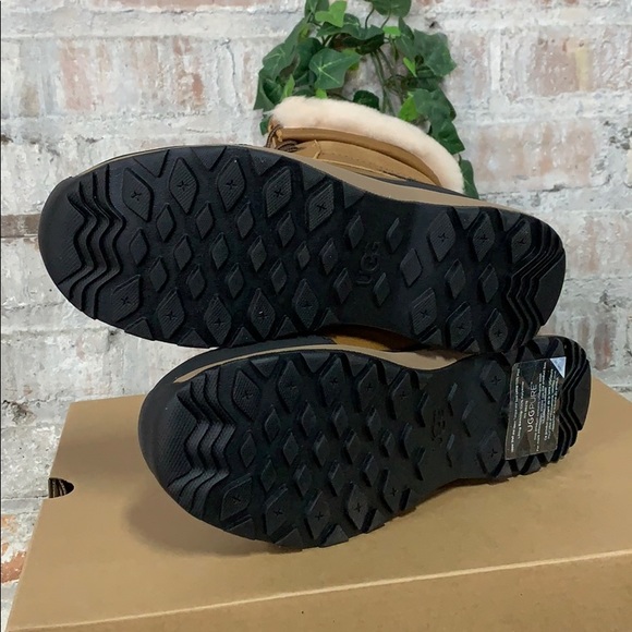 NIB UGG Australia Adirondack Boot III Chestnut - Picture 7 of 8